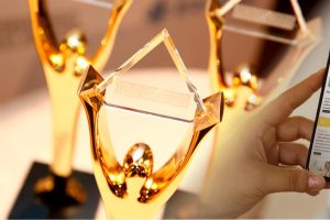 ¡Estamos de festejo! El LAC Insider, news regional de Mastercard, ganador del oro en los Stevie International Business Awards